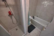 Appartement avec cour et stationnement privatif en campagne 