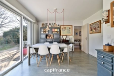 Maison 8 pièces TASSIN LE BOURG (69) de 157m² avec piscine, sous sol et garage - Parcelle de 817m²