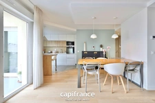 Tassin la demi lune - 4-room apartment of 101m² with 18m² terrace with 43m² garage and parking space