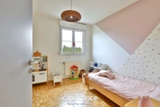 Tassin la demi lune - 4-room apartment of 101m² with 18m² terrace with 43m² garage and parking space