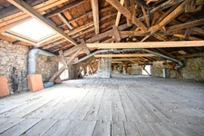 Plateau Combles à aménager VINDRY SUR TURDINE (69) 180m² au sol 