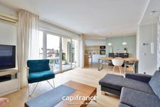 Tassin la demi lune - 4-room apartment of 101m² with 18m² terrace with 43m² garage and parking space