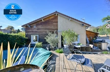 Maison de village avec jardin paysager