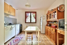 Maison à vendre 5 pièces HYPER CENTRE VAUGNERAY (69) de 120m² habitable + 25m² de pièce borgne avec garage de 60m² sur parcelle de 844m²