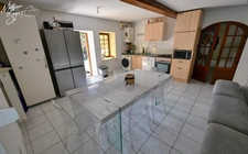 Appartement avec cour et stationnement privatif en campagne 