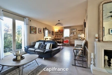 Maison 8 pièces TASSIN LE BOURG (69) de 157m² avec piscine, sous sol et garage - Parcelle de 817m²