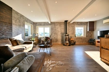 Maison de village avec jardin paysager