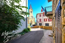 Appartement avec cour et stationnement privatif en campagne 