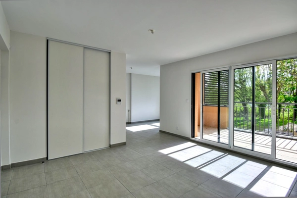Appartement - T3 avec balcon fonctionnel, lumineux et cadre idéal ! 
