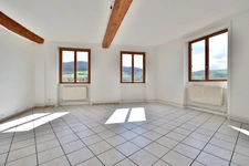 Dpt Rhône (69), à vendre proche de PONTCHARRA SUR TURDINE appartement T4 de 84,81 m²  Rentabilité de 4,5%