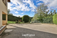 Maison à vendre 5 pièces HYPER CENTRE VAUGNERAY (69) de 120m² habitable + 25m² de pièce borgne avec garage de 60m² sur parcelle de 844m²