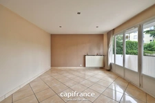 TASSIN LA DEMI LUNE - Appartement T4 de 81,51 m² avec balcon et cave + garage en sus