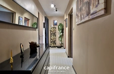 St Genis Laval - Appartement T3 de 61m² avec place de stationnement et cave dans résidence sécurisée avec ascenseur