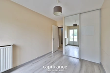 TASSIN LA DEMI LUNE - Appartement T4 de 81,51 m² avec balcon et cave + garage en sus