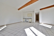 Dpt Rhône (69), à vendre proche de PONTCHARRA SUR TURDINE appartement T4 de 84,81 m²  Rentabilité de 4,5%