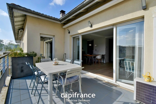 Tassin la demi lune - Appartement T4 de 101m² avec terrasse de 18m² avec garage de 43m² et place de stationnement