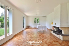 CHARBONNIERES LES BAINS - Maison de 77m² + sous-sol de 77m² édifiée sur une parcelle de 800m²
