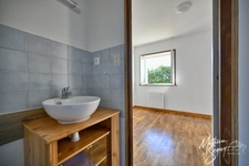 CHARBONNIERES LES BAINS (69) Appartement T2 de 45m² avec jardin de 84m² - Façade refaite 2025 et huisseries changées 2025