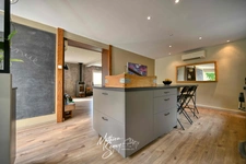 Maison de village avec jardin paysager