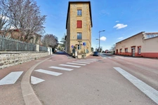 Dpt Rhône (69), à vendre proche de PONTCHARRA SUR TURDINE appartement T4 de 84,81 m²  Rentabilité de 4,5%