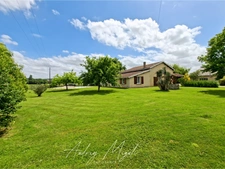 Propriété en pierre avec maison, gîte, 245m², 7 chambres, piscine, 300m² de dépendances, parc de 2,5 hectares 