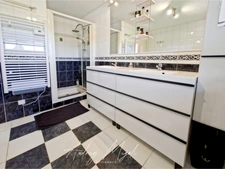 Propriété en pierre avec maison, gîte, 245m², 7 chambres, piscine, 300m² de dépendances, parc de 2,5 hectares 