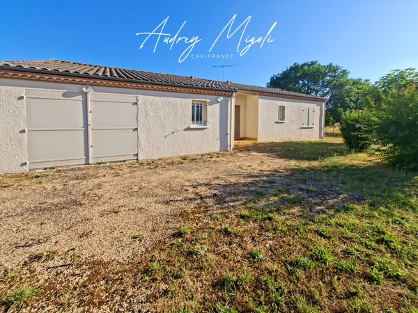 Maison de plain-pied de 90m², proche commerces, avec garage, terrain plat et clôturé