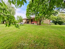 Propriété en pierre avec maison, gîte, 245m², 7 chambres, piscine, 300m² de dépendances, parc de 2,5 hectares 