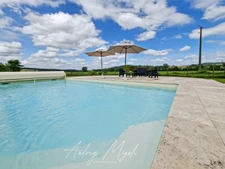 Propriété en pierre avec maison, gîte, 245m², 7 chambres, piscine, 300m² de dépendances, parc de 2,5 hectares 