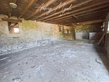 Grange en pierre à rénover entièrement, au coeur d'Astaffort, plus de 200m²