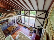 Propriété en pierre 8 pièces, 5 chambres, dépendances, piscine, terrain 7800m²