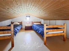 Propriété en pierre avec maison, gîte, 245m², 7 chambres, piscine, 300m² de dépendances, parc de 2,5 hectares 