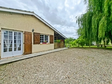 Propriété en pierre avec maison, gîte, 245m², 7 chambres, piscine, 300m² de dépendances, parc de 2,5 hectares 