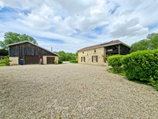 Propriété en pierre avec maison, gîte, 245m², 7 chambres, piscine, 300m² de dépendances, parc de 2,5 hectares 