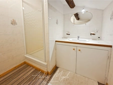 Propriété en pierre avec maison, gîte, 245m², 7 chambres, piscine, 300m² de dépendances, parc de 2,5 hectares 