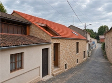 Grange en pierre à rénover entièrement, au coeur d'Astaffort, plus de 200m²