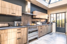 Bourgeois house 235 m² for sale MANTES LA JOLIE (78) - Garden 500 m² - Garage - Cellar