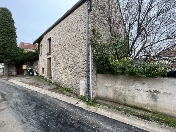 Dpt Yvelines (78), à vendre GARGENVILLE maisonnette  P2 de 27 m² avec jardinet