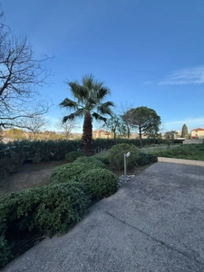 Appartement à vendre 2 pièces FREJUS (83) - 47 m² - Terrasse 25 m² - Garage en Sous-sol
