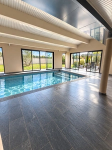 Maison à vendre 7 pièces FAVRIEUX (78) - 5 chambres - cheminée - piscine intérieure - carport