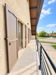 Maison à vendre 7 pièces FAVRIEUX (78) - 5 chambres - cheminée - piscine intérieure - carport