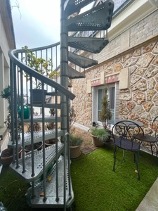 Dpt Yvelines (78), à vendre MANTES LA JOLIE appartement T4 de 110 m² avec rooftop de 200 m²