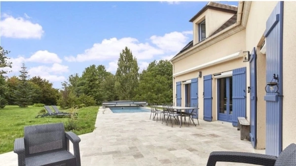 Maison à vendre 7 pièces FONTENAY SAINT PERE (78) - Piscine - double garage - carport - terrain arboré 4080 m²
