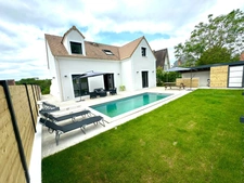 Dpt Yvelines (78), à vendre  maison P6 - piscine chauffée- Terrain de 1400 m² - sous-sol total