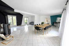 Maison à vendre 7 pièces FONTENAY SAINT PERE (78) - Piscine - double garage - carport - terrain arboré 4080 m²
