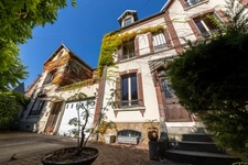 Propriété Ensemble Immobilier à vendre 11 pièces MANTES LA JOLIE (78)  - garage - jardin 1000 m² - dépendance