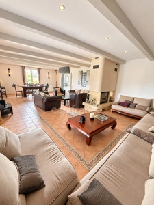 Maison à vendre 7 pièces FAVRIEUX (78) - 5 chambres - cheminée - piscine intérieure - carport
