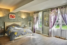 Dpt Yvelines (78), for sale near LA VILLENEUVE EN CHEVRIE P10 property of 366 m² - Land of 5,710.00 m²