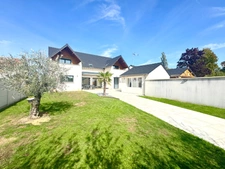 Dpt Yvelines (78), à vendre LA VILLENEUVE EN CHEVRIE maison P7 de 190 m² - dépendance avec sauna - Terrain de 1 005,00 m² - parking