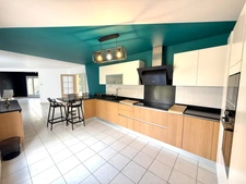 Maison à vendre 7 pièces FONTENAY SAINT PERE (78) - Piscine - double garage - carport - terrain arboré 4080 m²